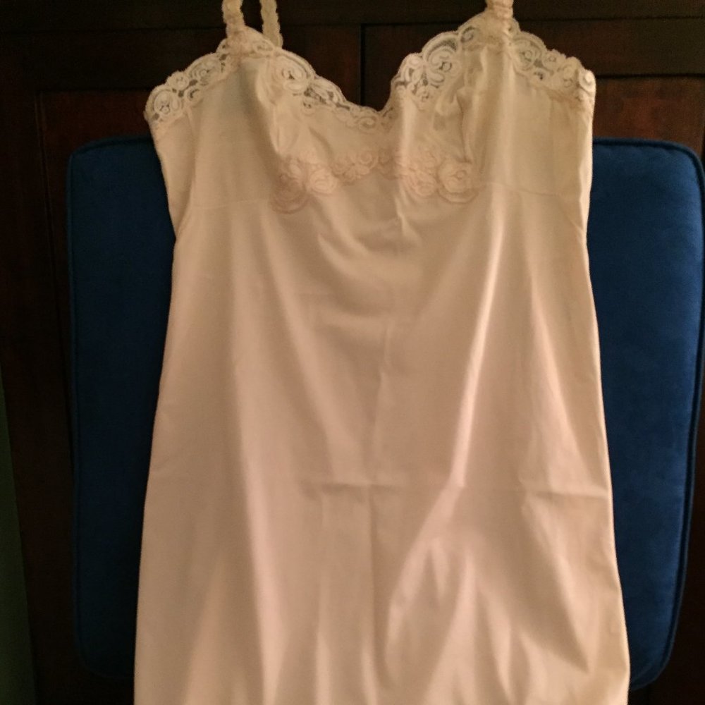 Vintage Vanity Fair Full  Slip